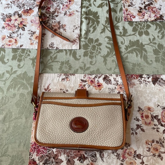 Dooney and Bourke designer handbag gently used willing to negotiate! - Picture 4 of 5